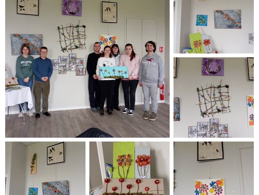 Le mardi 12 mars 2024, les travailleurs de la SAS ont installé leurs tableaux pour l’exposition au château de Buc pour le Salon des Artistes